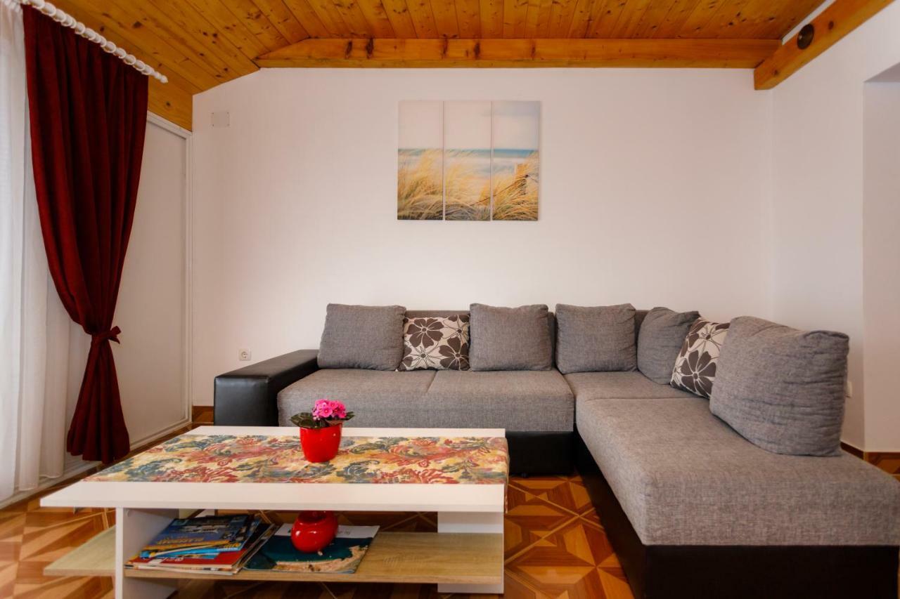 Apartment Aleksandra Malinska Extérieur photo