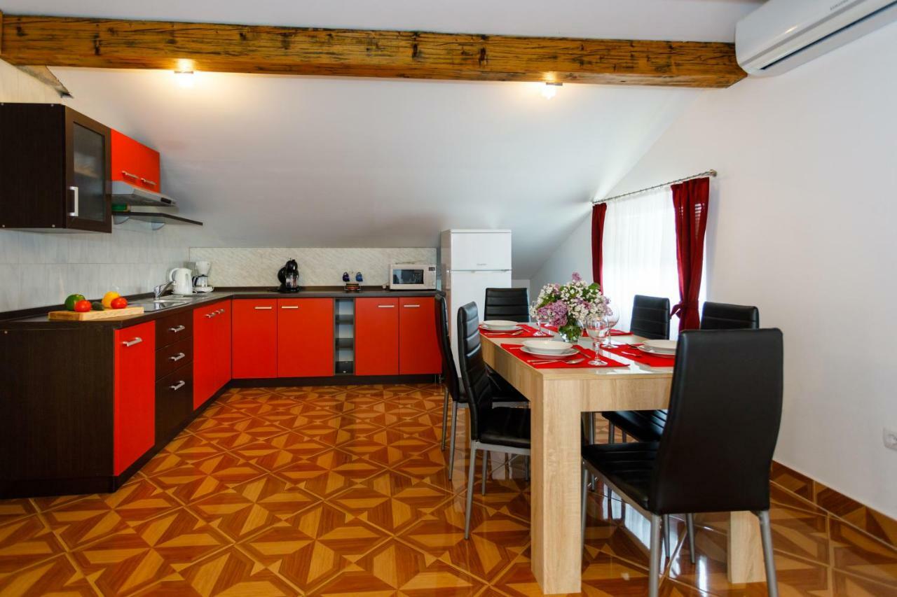 Apartment Aleksandra Malinska Extérieur photo